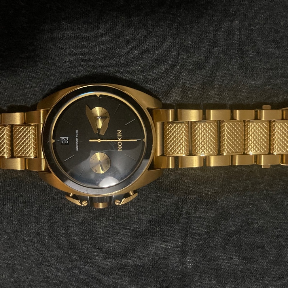 Nixon chrono anthem “reign supreme gold watch